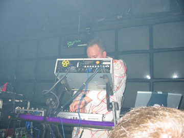 100-0014_IMG