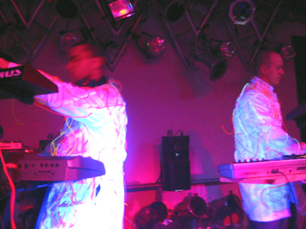 100-0083_IMG